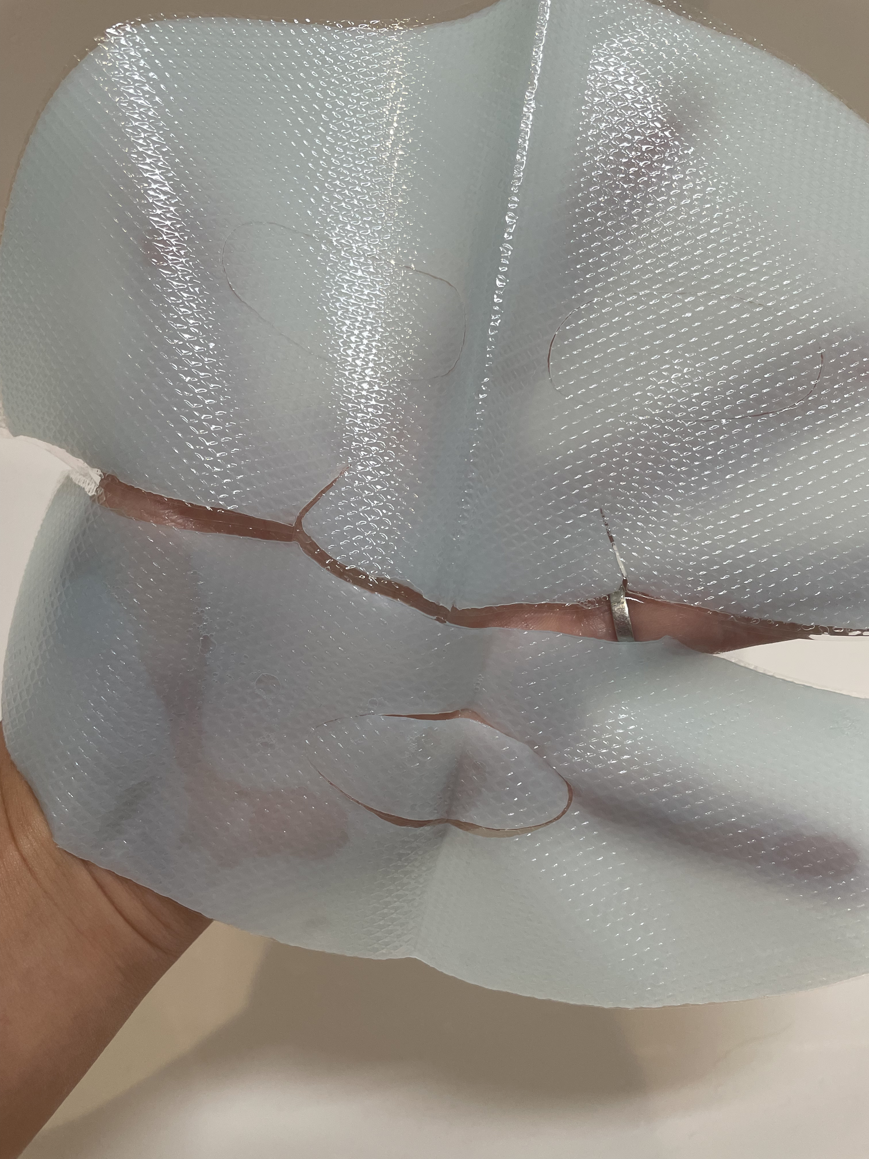 TRTR セラミドモイスチャーゲルマスクのクチコミ「\\ TRTR //

💙セラミドモイスチャーゲルマスク💙

乾燥したお肌に
水分チャージうる.....」（2枚目）