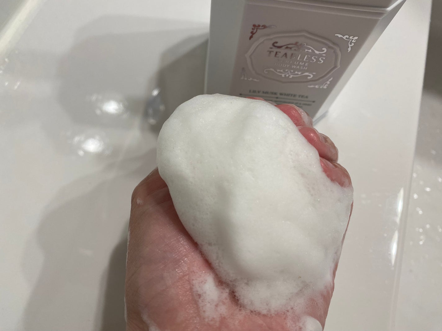 パフュームボディウォッシュ リリームスクホワイトティー/TEABLESS/ボディソープを使ったクチコミ(4枚目)