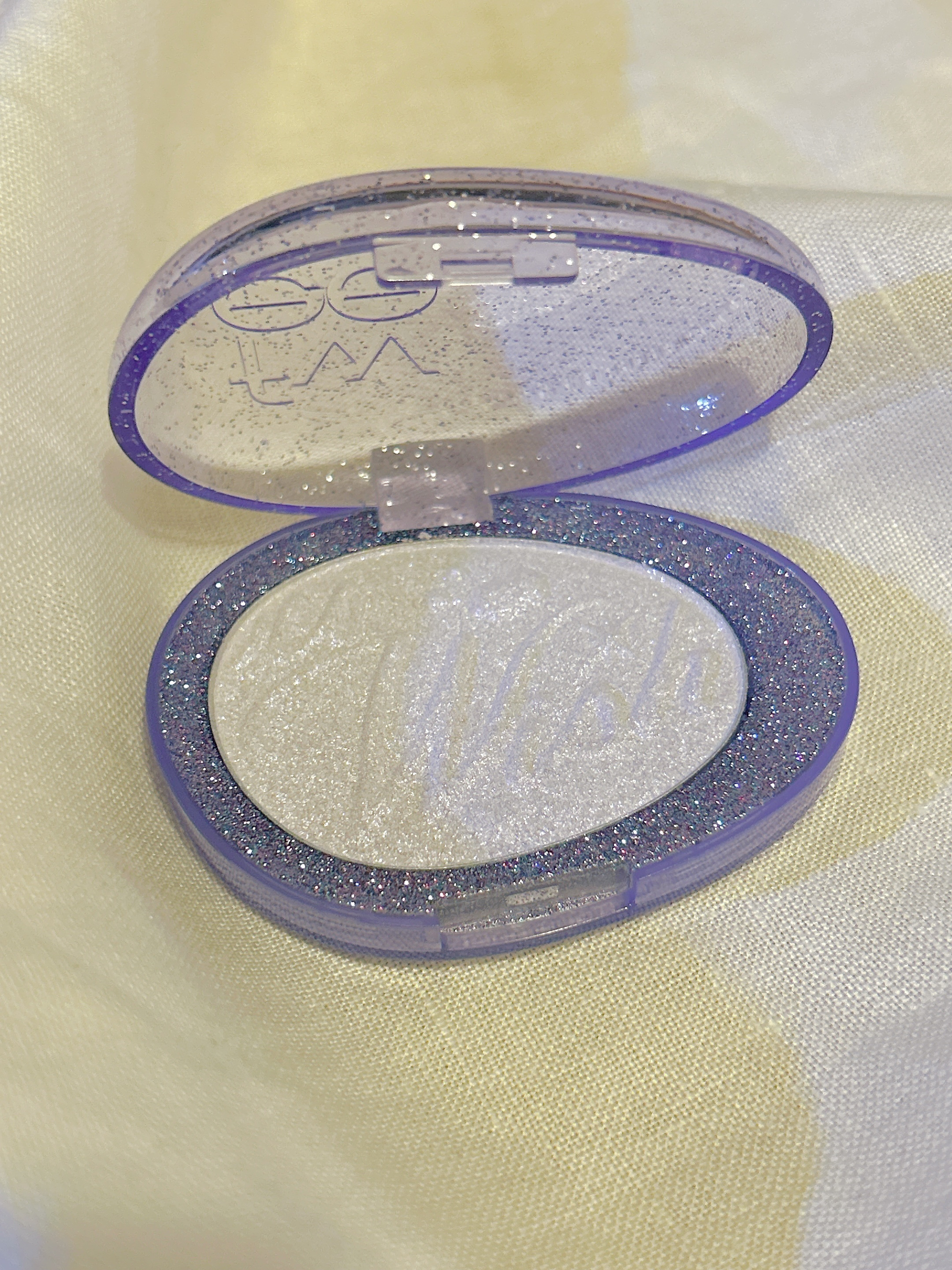 フィー グリッツストーンハイライター/fwee/パウダーハイライトを使ったクチコミ（1枚目）