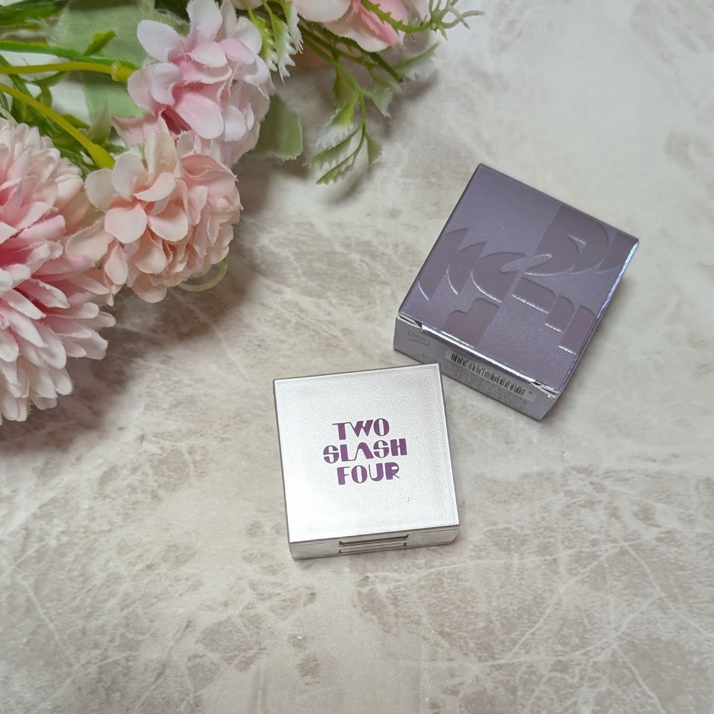 ストロビングフェイスキューブ/TWO SLASH FOUR/ハイライトを使ったクチコミ（2枚目）