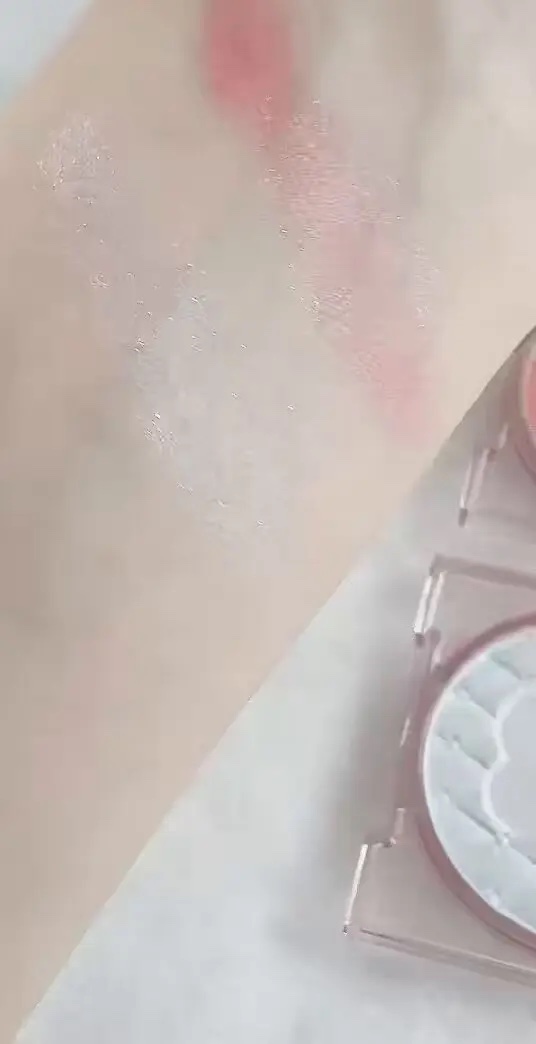 デイジードール パウダー ブラッシュ ブルーム 21 キマグレスノー/DAISY DOLL by MARY QUANT/パウダーチークを使ったクチコミ（2枚目）