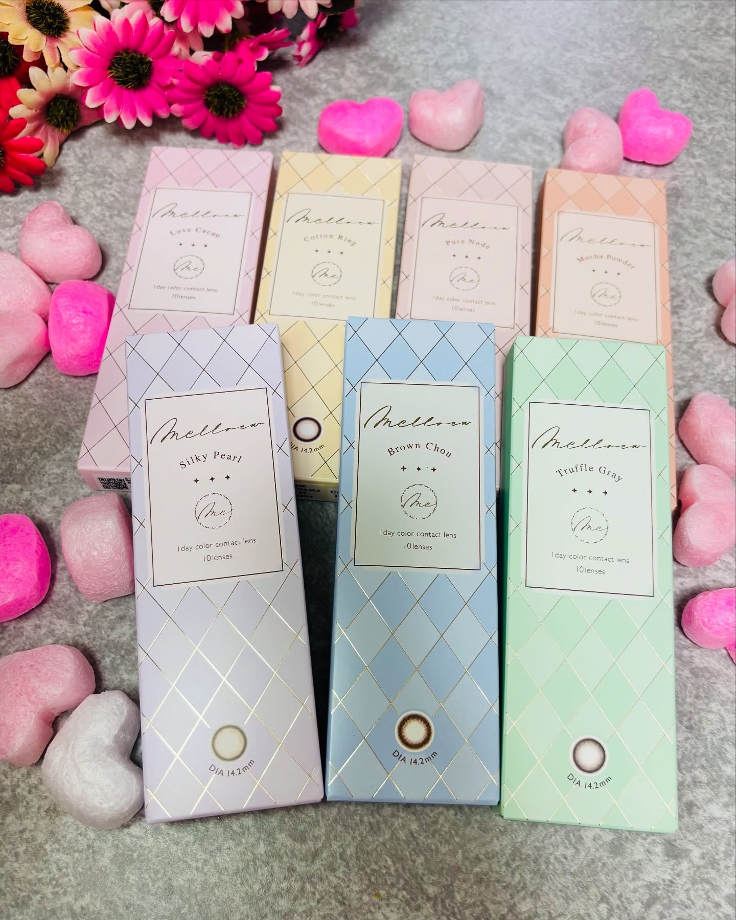 melloew様の1周年記念プレキャンに当選して
カラコン全7色をいただきました🌈✨

ハート型の梱包から可愛すぎました〜🎁💕

モテ確レンズなのでデートの時に使いたいです🤍
7色のカラーを日替わりで楽しめるのも嬉しいな🥰

この