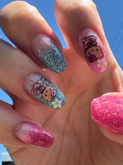 jyuuuu🦈𓂃𓈒𓏸︎︎︎︎ on LIPS 「こんにちは🌞今回のネイルは派手め🌺ここまで派手にしたの初めてか..」(2枚目)