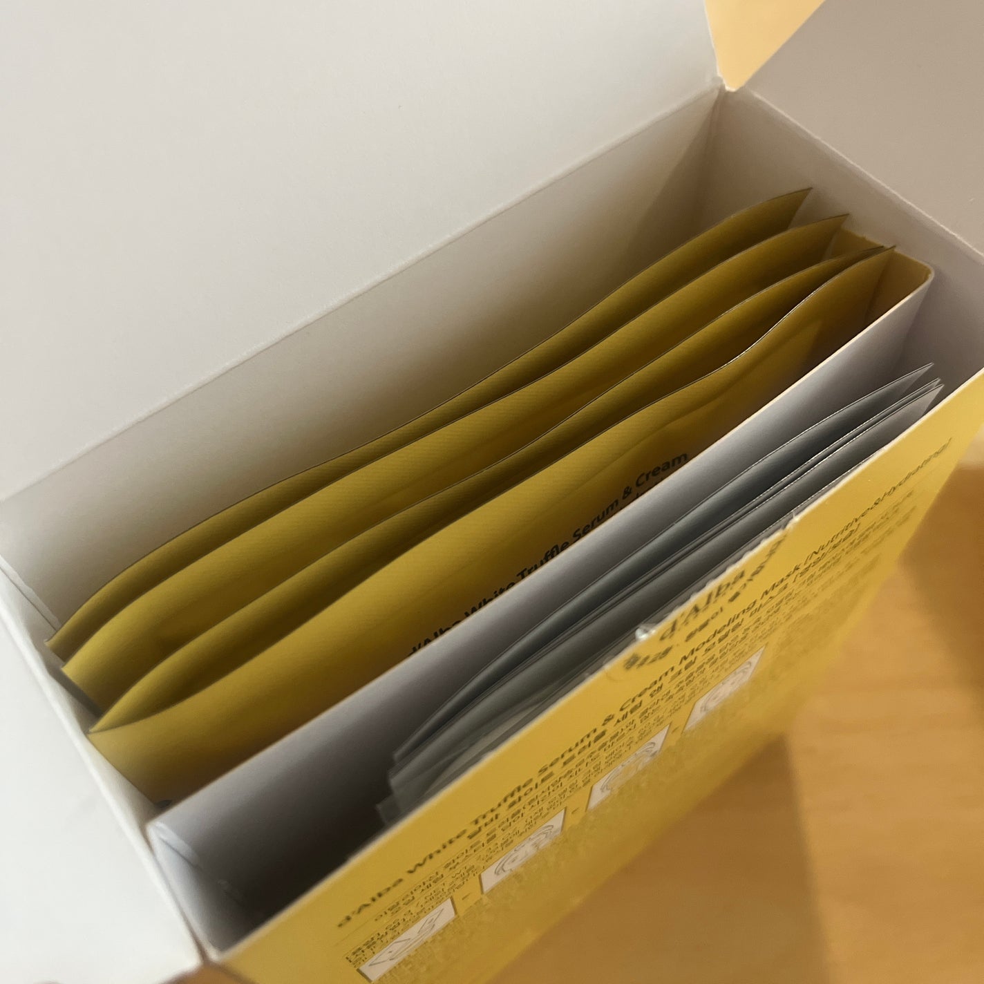 WHITE TRUFFLE SERUM & CREAM MODELING MASK/ダルバ/その他スキンケアを使ったクチコミ(4枚目)