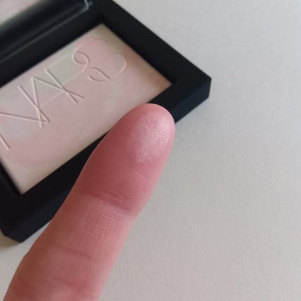 ライトリフレクティング プリズマティックパウダー/NARS/プレストパウダーを使ったクチコミ(9枚目)