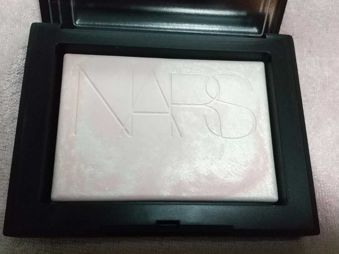 ライトリフレクティング プリズマティックパウダー/NARS/プレストパウダーを使ったクチコミ(4枚目)