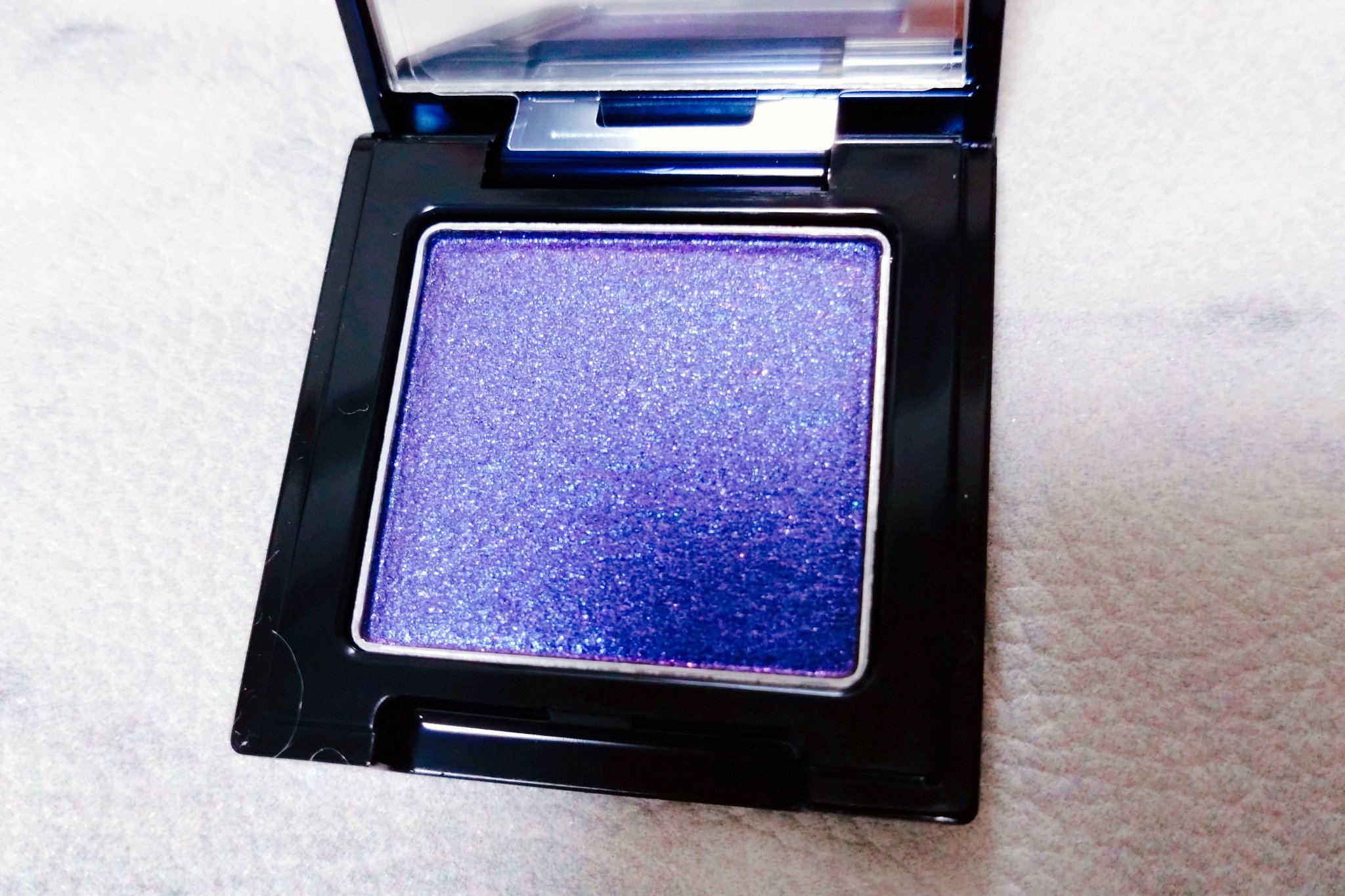 ラズル アイカラー/エレガンス ラズル /単色アイシャドウを使ったクチコミ（3枚目）