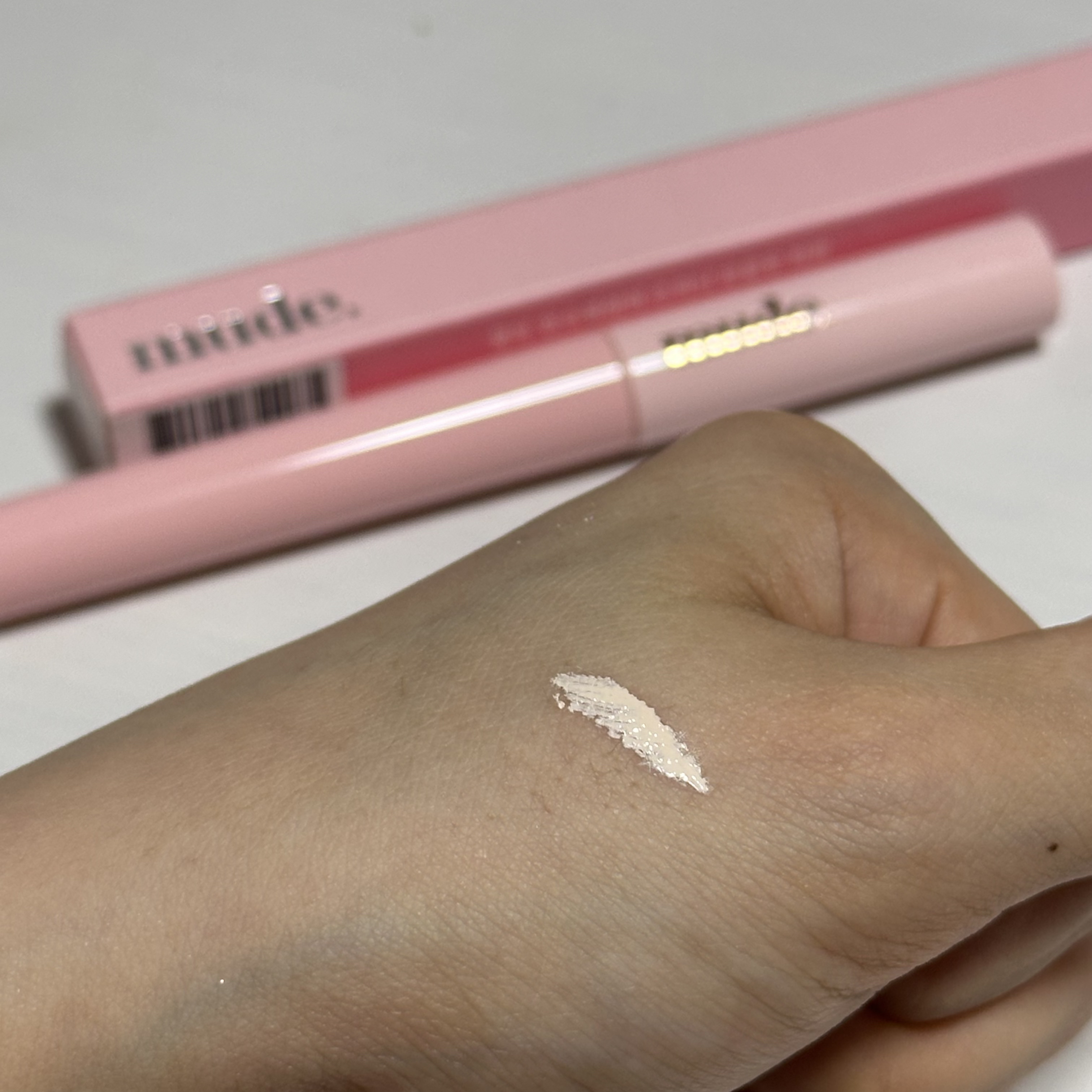 インスパイアスキニーブロウカラ/mude./眉マスカラを使ったクチコミ（2枚目）