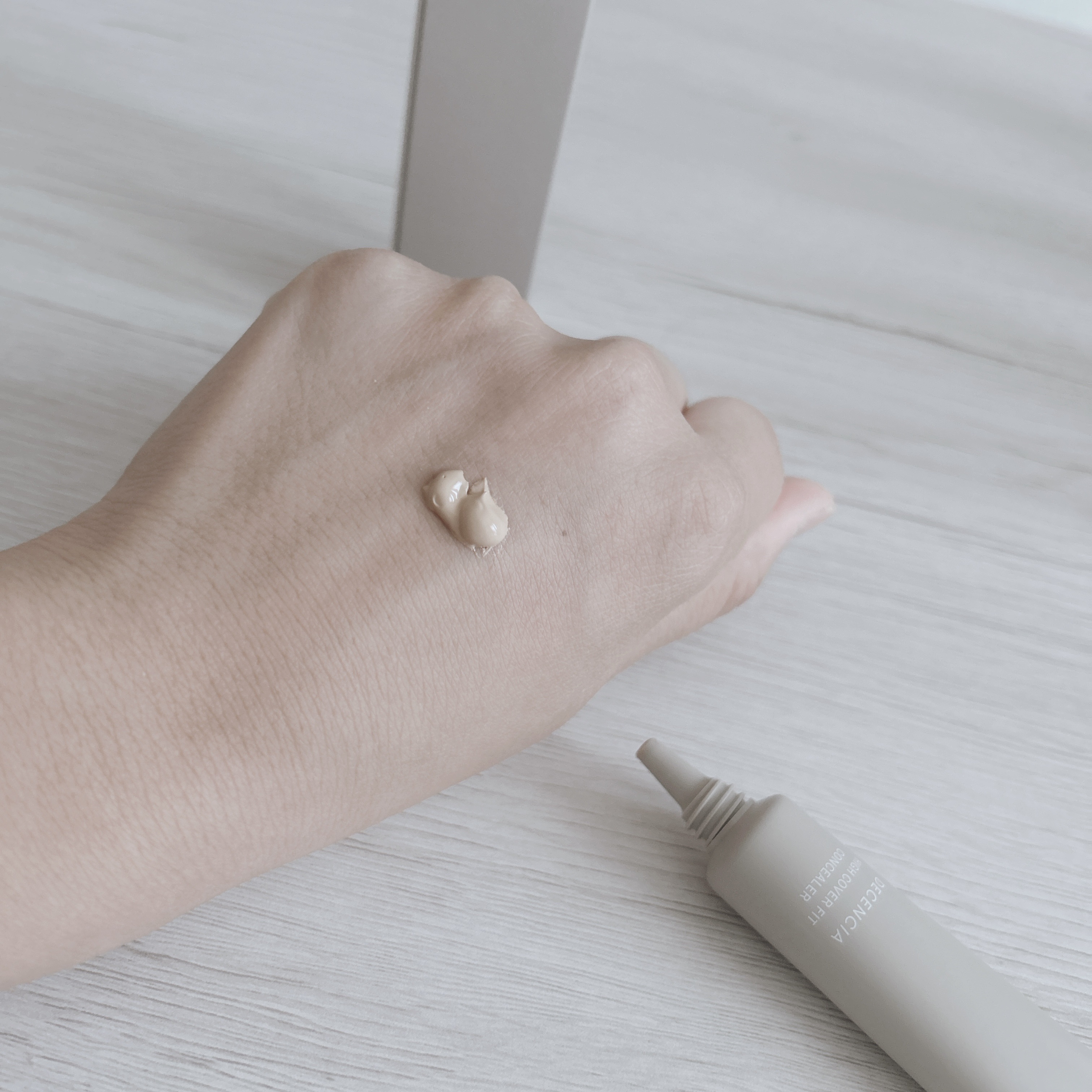 ディセンシア ハイカバーフィット コンシーラー/DECENCIA/リキッドコンシーラーを使ったクチコミ（2枚目）