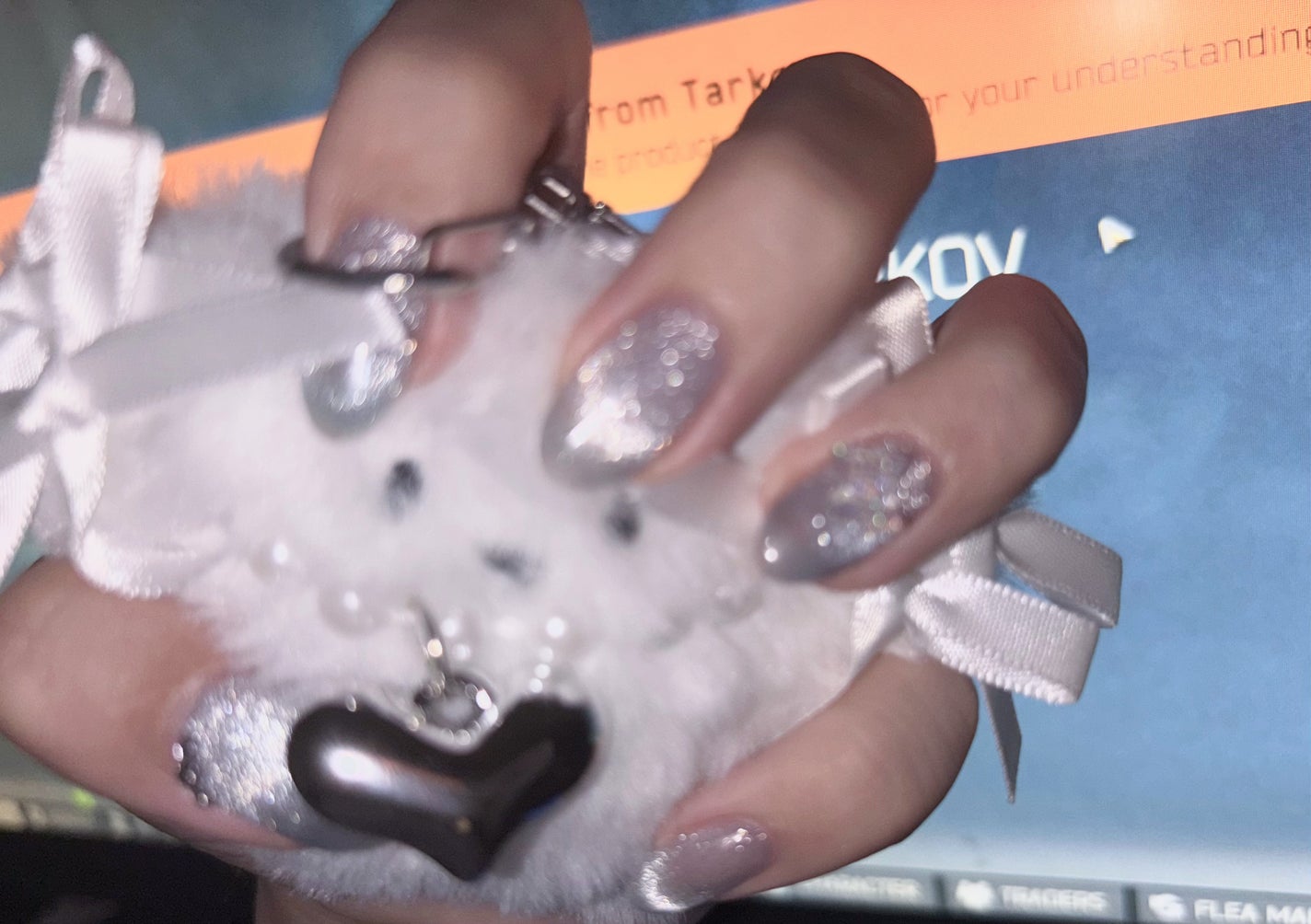 &U on LIPS 「🎀今月のネイル🧊🫧夏っぽく今までやってこなかった水色にしてみ..」(1枚目)