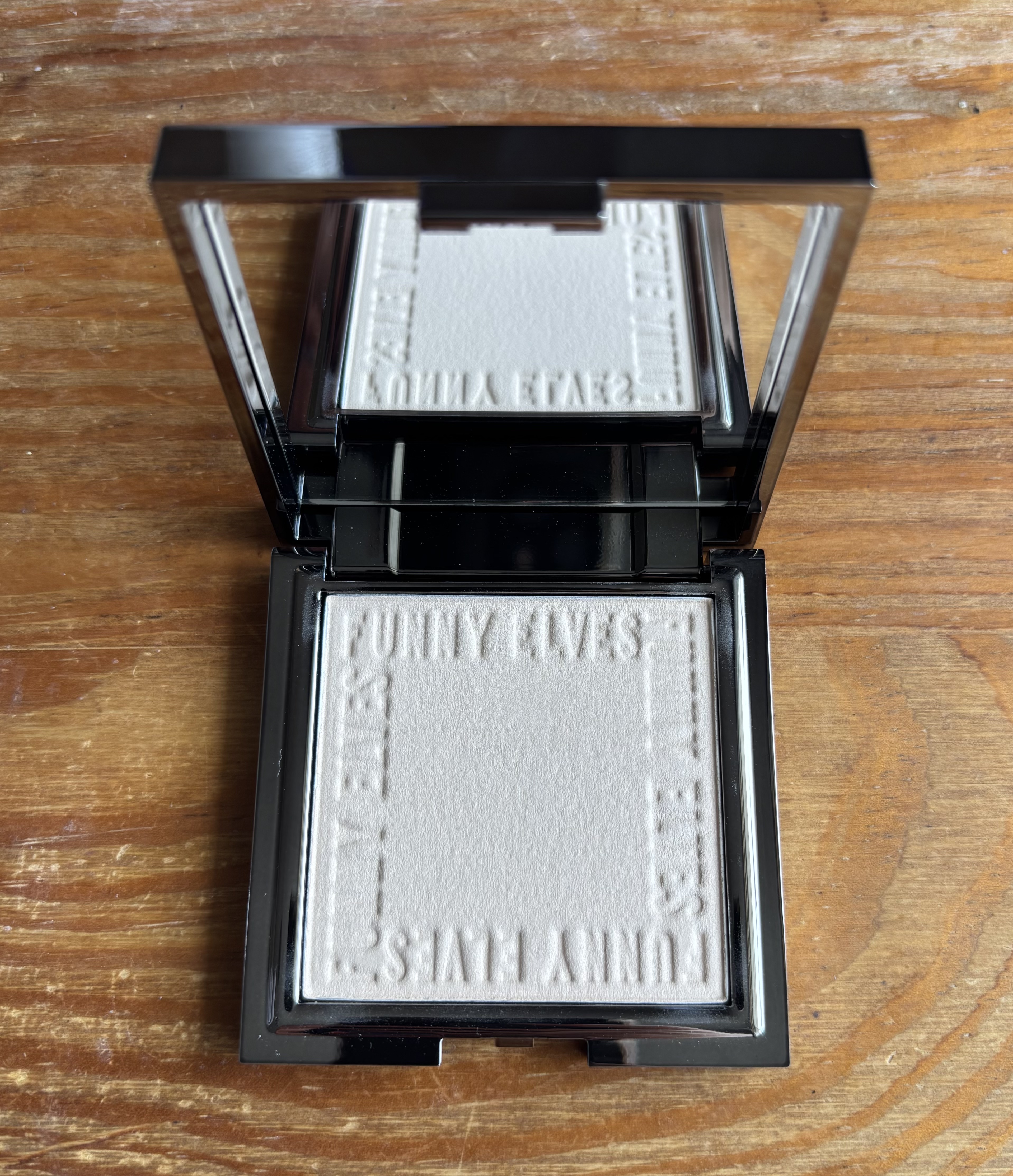 ソフトマットプレストパウダー/FUNNY ELVES方里/プレストパウダーを使ったクチコミ（3枚目）