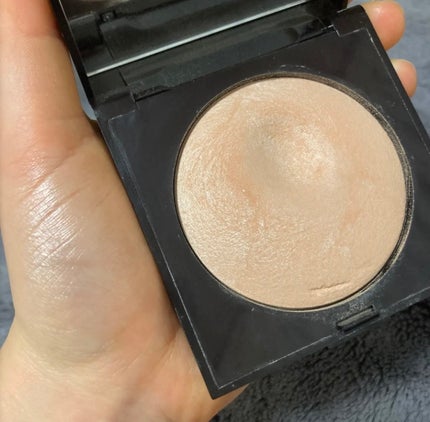 マットラディアンス ベイクドパウダー ハイライト01/ローラ メルシエ/パウダーハイライトを使ったクチコミ(2枚目)