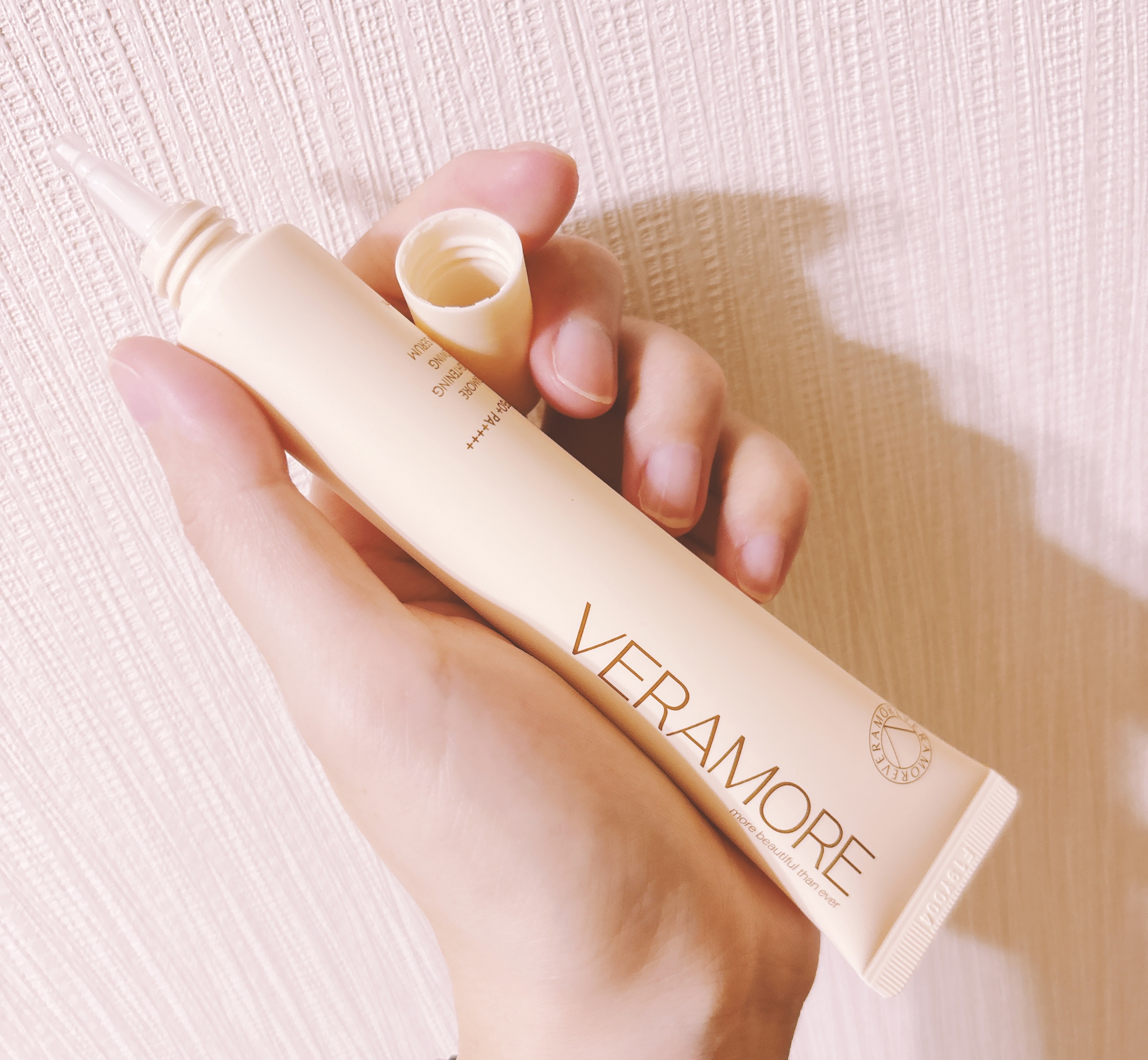 VERAMORE BRIGHTENING GLOWING SUN SERUM/VERAMORE/日焼け止めローションを使ったクチコミ（1枚目）