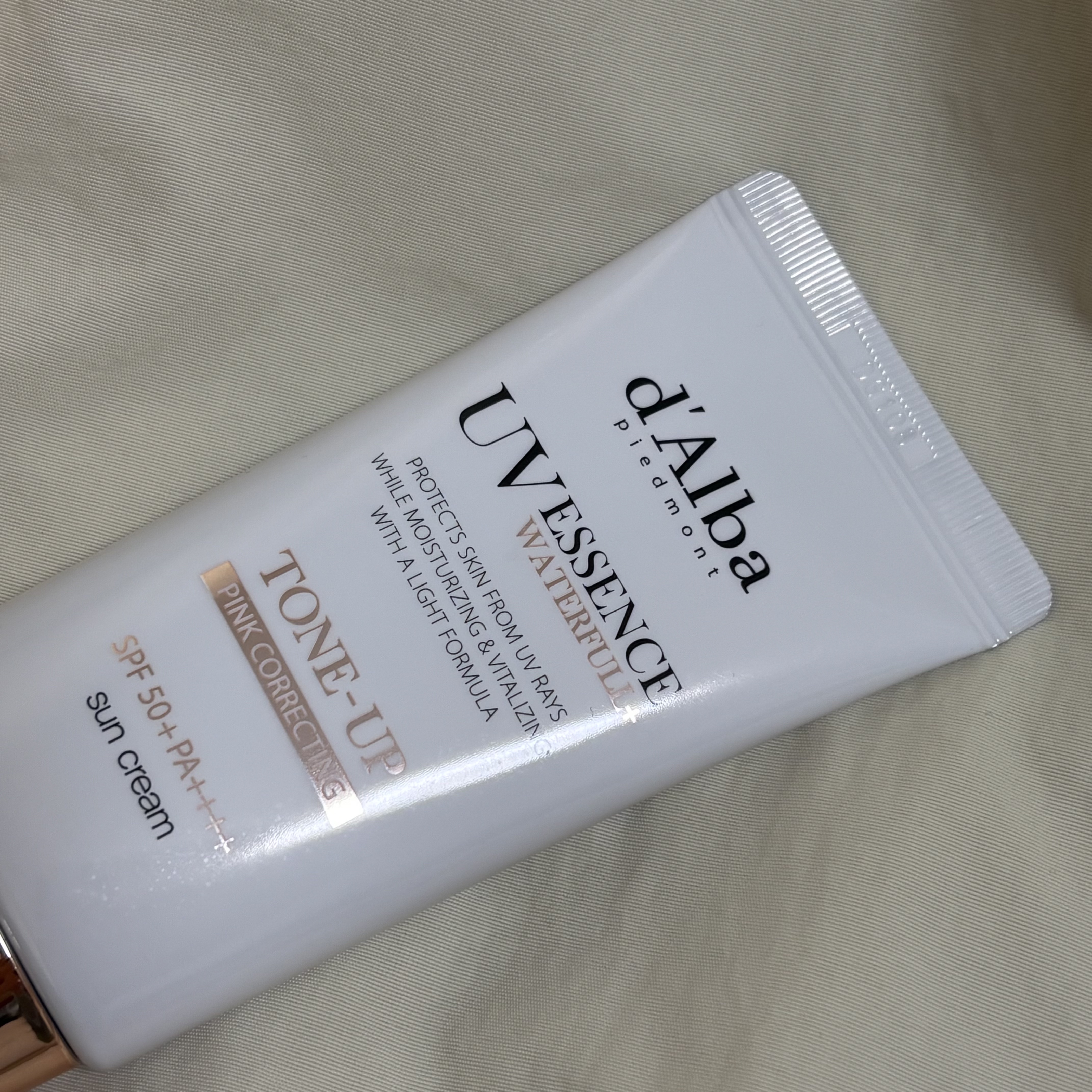 ウォータフルトーンアップサンクリーム/ダルバ/日焼け止めクリームを使ったクチコミ（1枚目）