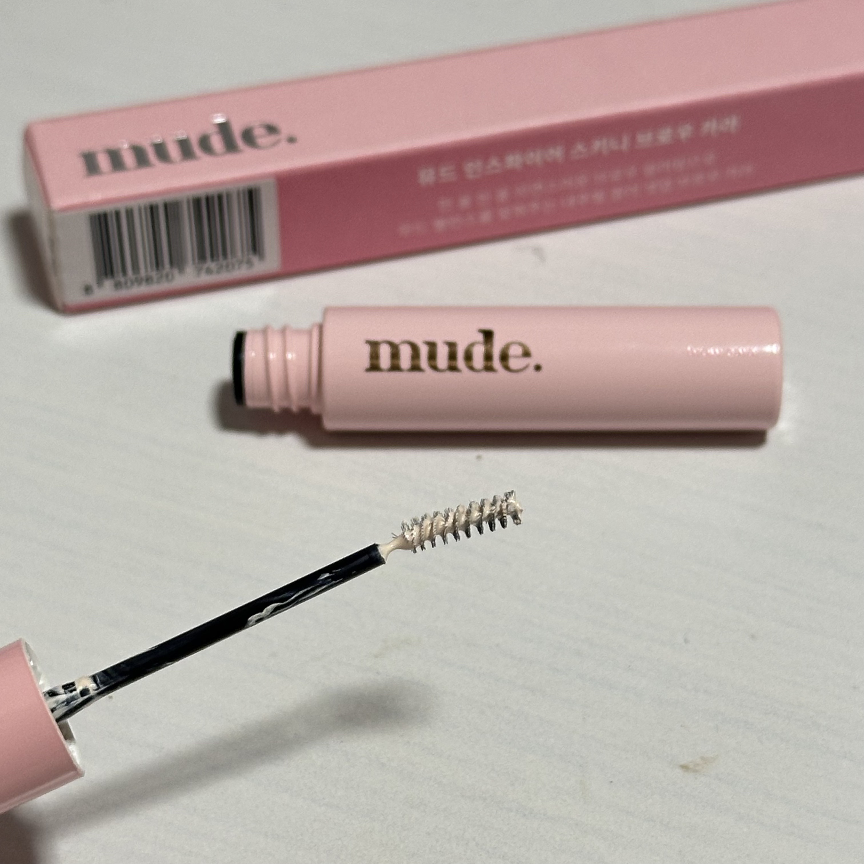 インスパイアスキニーブロウカラ/mude./眉マスカラを使ったクチコミ（1枚目）