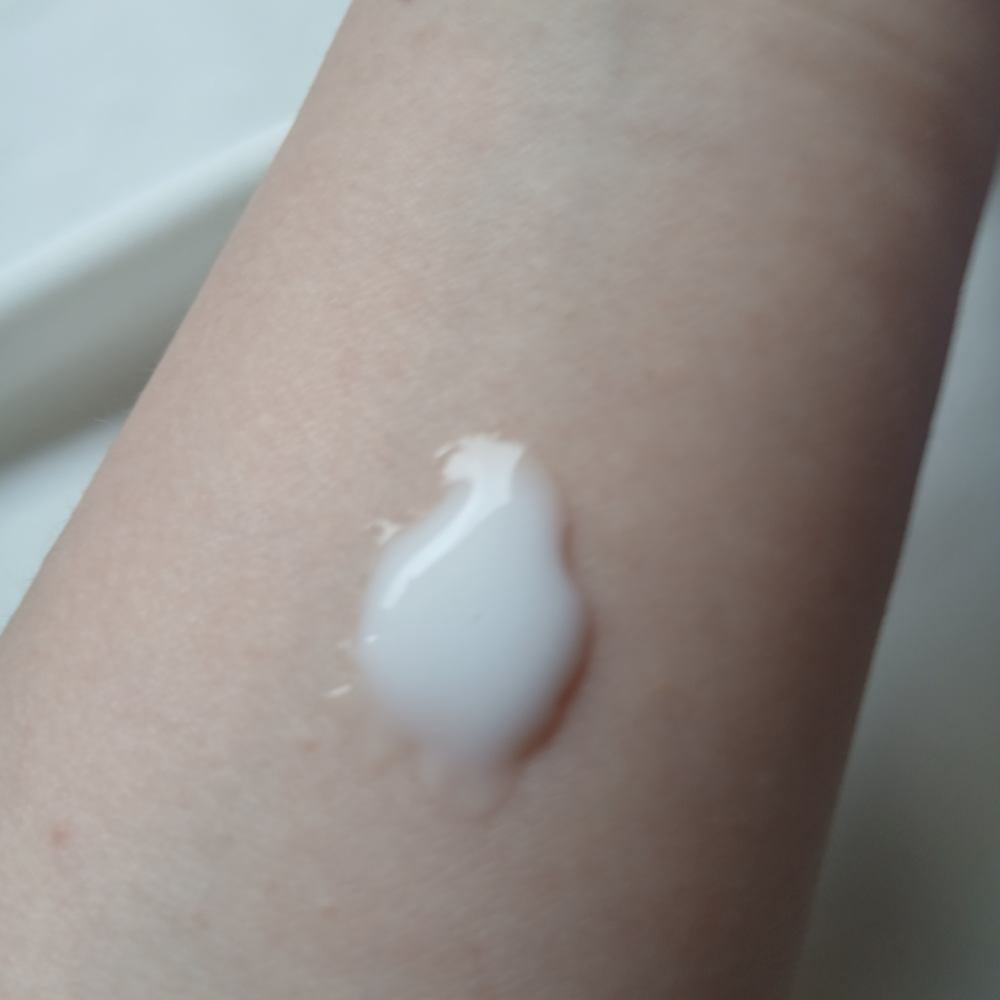 【医薬部外品】ニベア ルーセントビューティ シルクブライトニング ブライトニング美容液ボディミルク/ニベア/ボディミルクを使ったクチコミ(4枚目)