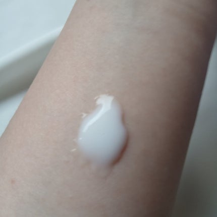 【医薬部外品】ニベア ルーセントビューティ シルクブライトニング ブライトニング美容液ボディミルク/ニベア/ボディミルクを使ったクチコミ(4枚目)