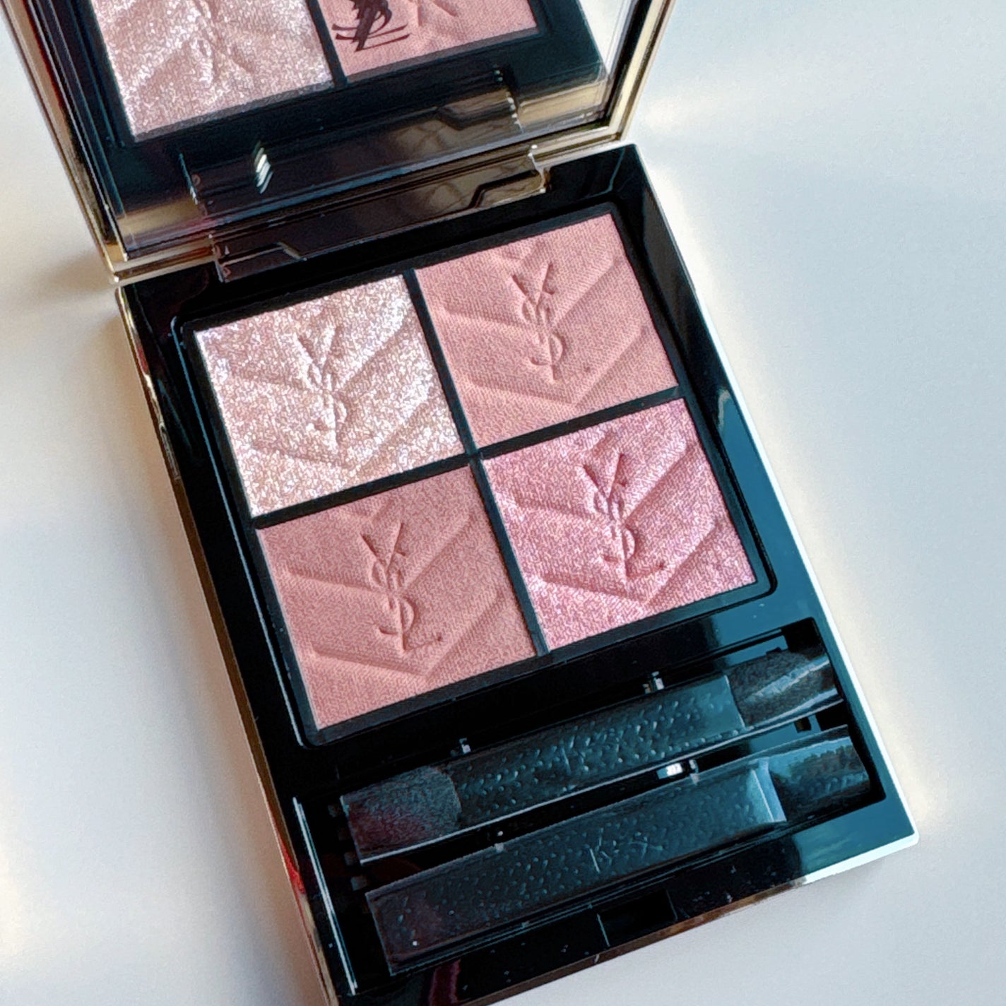 クチュール ミニ クラッチ/YVES SAINT LAURENT BEAUTE/アイシャドウパレットを使ったクチコミ(2枚目)