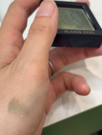 エレガンス プレジール アイズ/Elégance/単色アイシャドウを使ったクチコミ(3枚目)