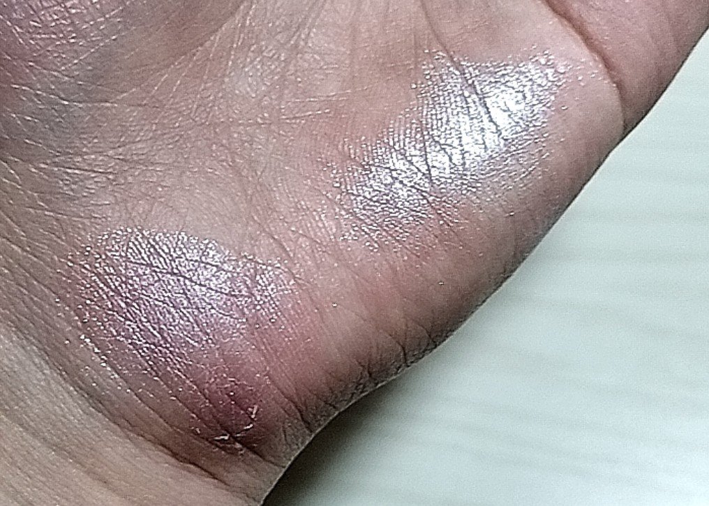 むにゅっとハイライター/キャンメイク/クリームハイライトを使ったクチコミ（3枚目）