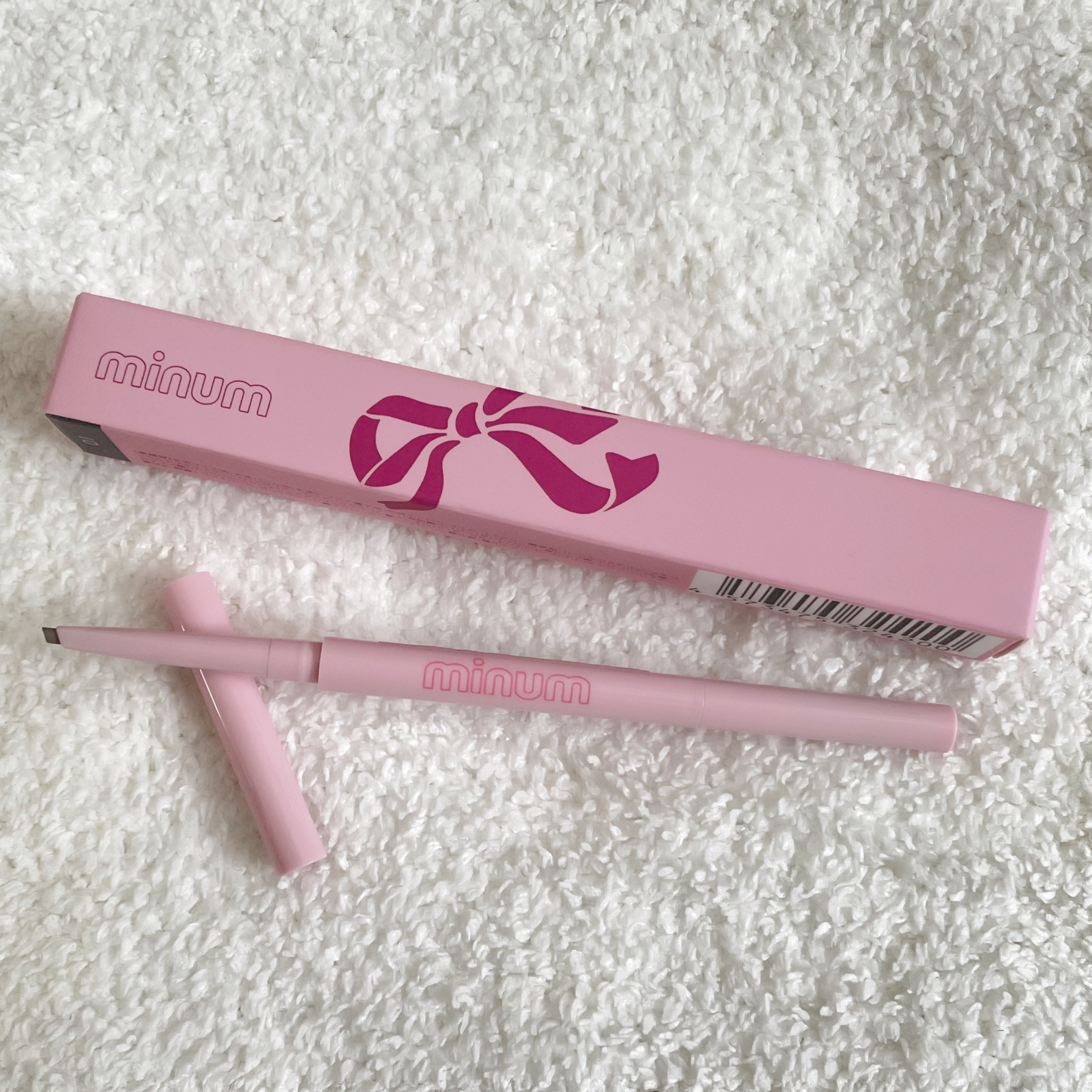minum ミニュム アイブロウペンシルのクチコミ「minumミニュム 
アイブロウペンシル

01ライトブラウン

シズク型の細芯で描きやすくて.....」（1枚目）