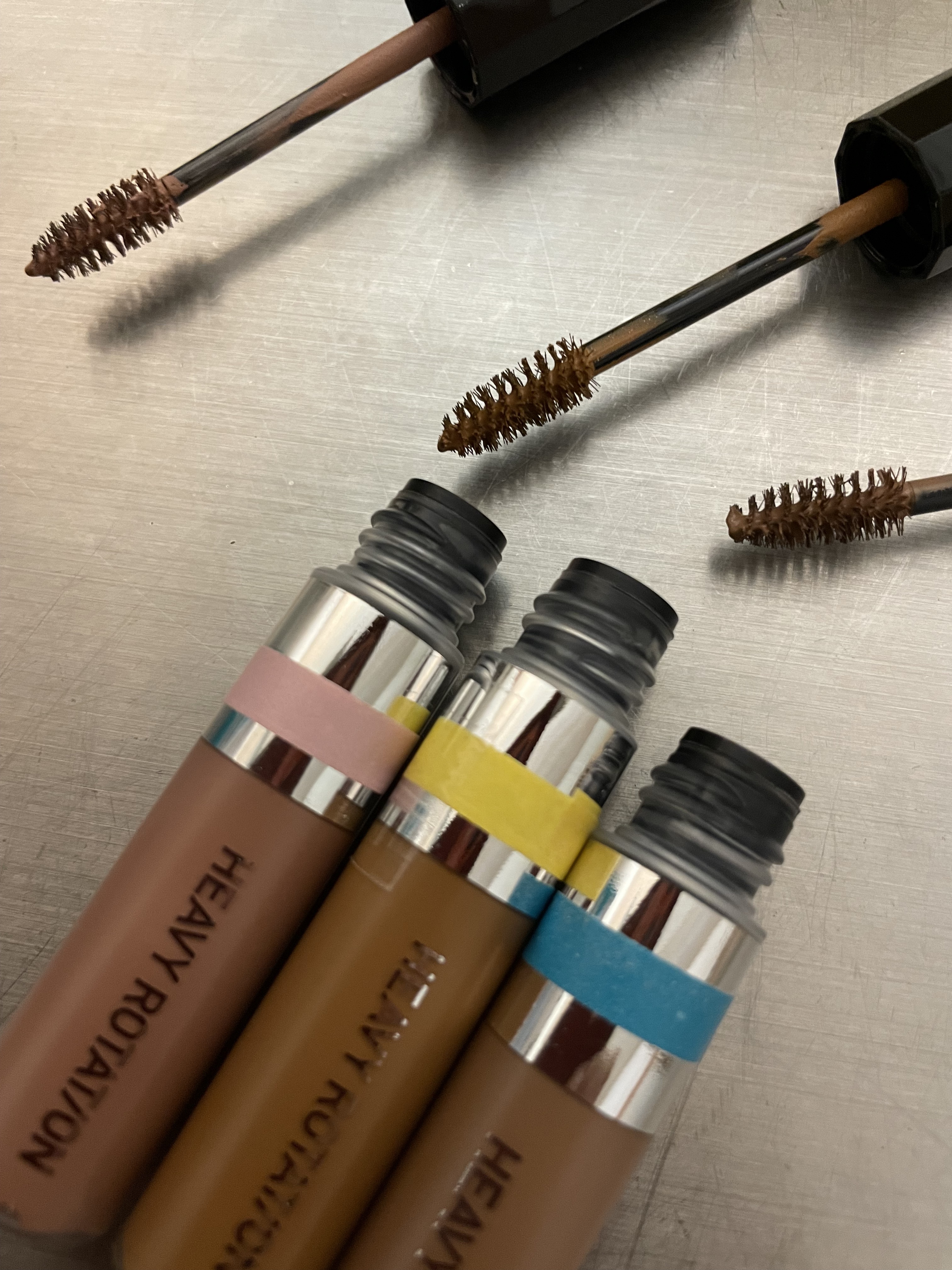 ヘビーローテーション カラーリングアイブロウEX/ヘビーローテーション/眉マスカラを使ったクチコミ（1枚目）