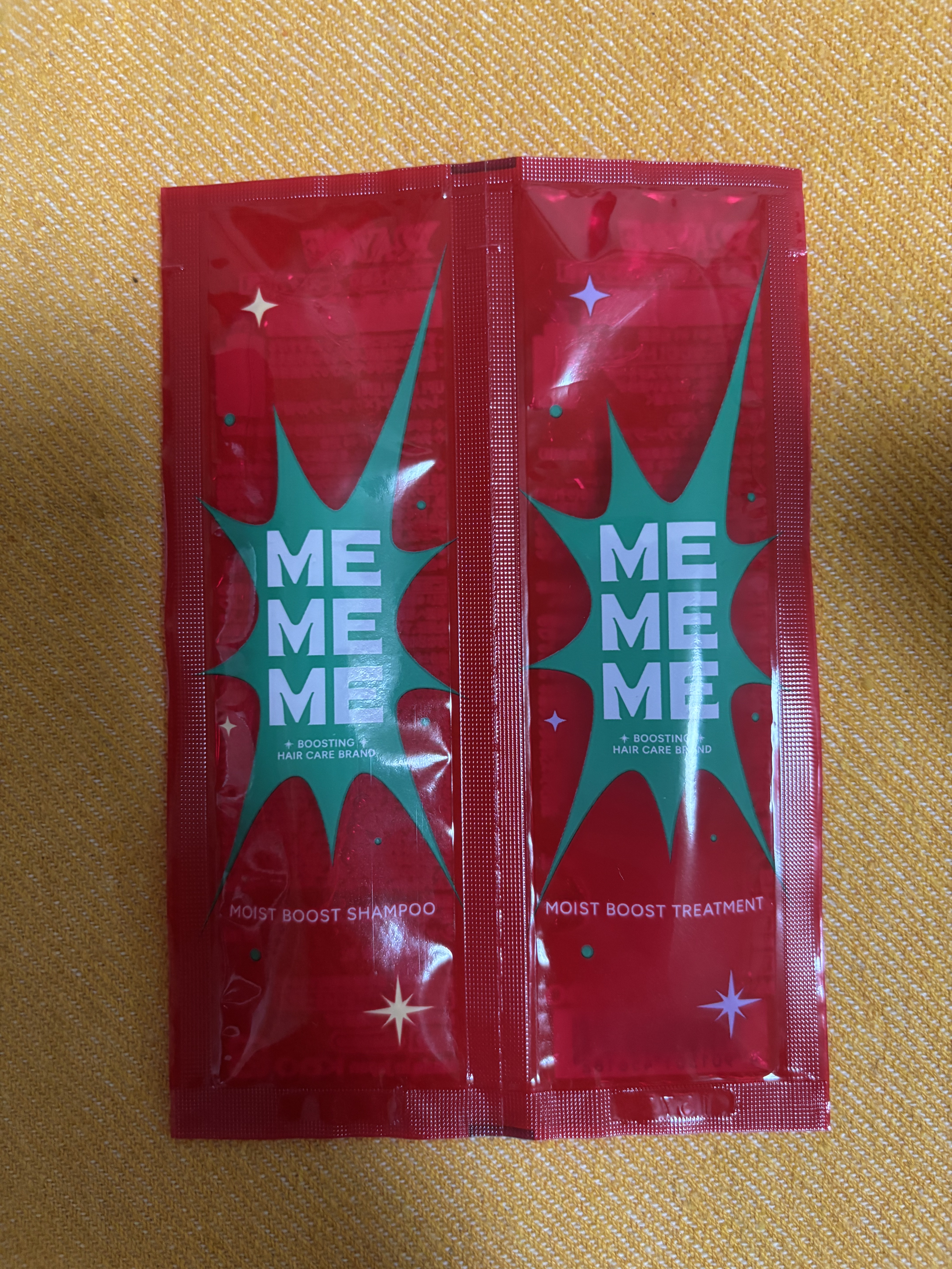 MEMEMEモイストブーストシャンプー／モイストブーストトリートメント8月9日発売

ドラッグストアで目立つ所にあってお試しを買って使ってみました(^^)

正直香りが好き嫌いわかれそうです（汗）
甘い果物の香り？で、私は大丈夫でしたw
私