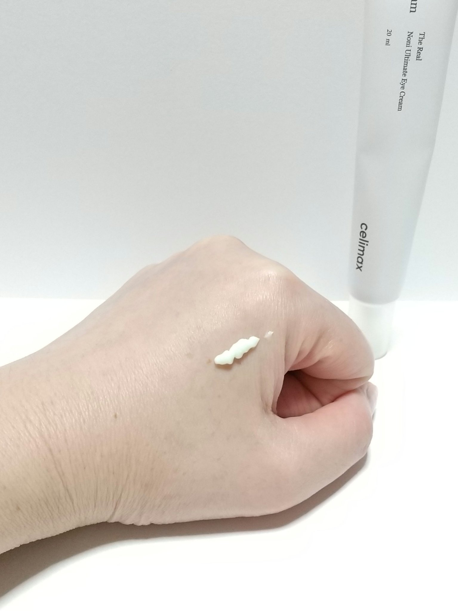 Noni eye cream/celimax/アイケア・アイクリームを使ったクチコミ（2枚目）