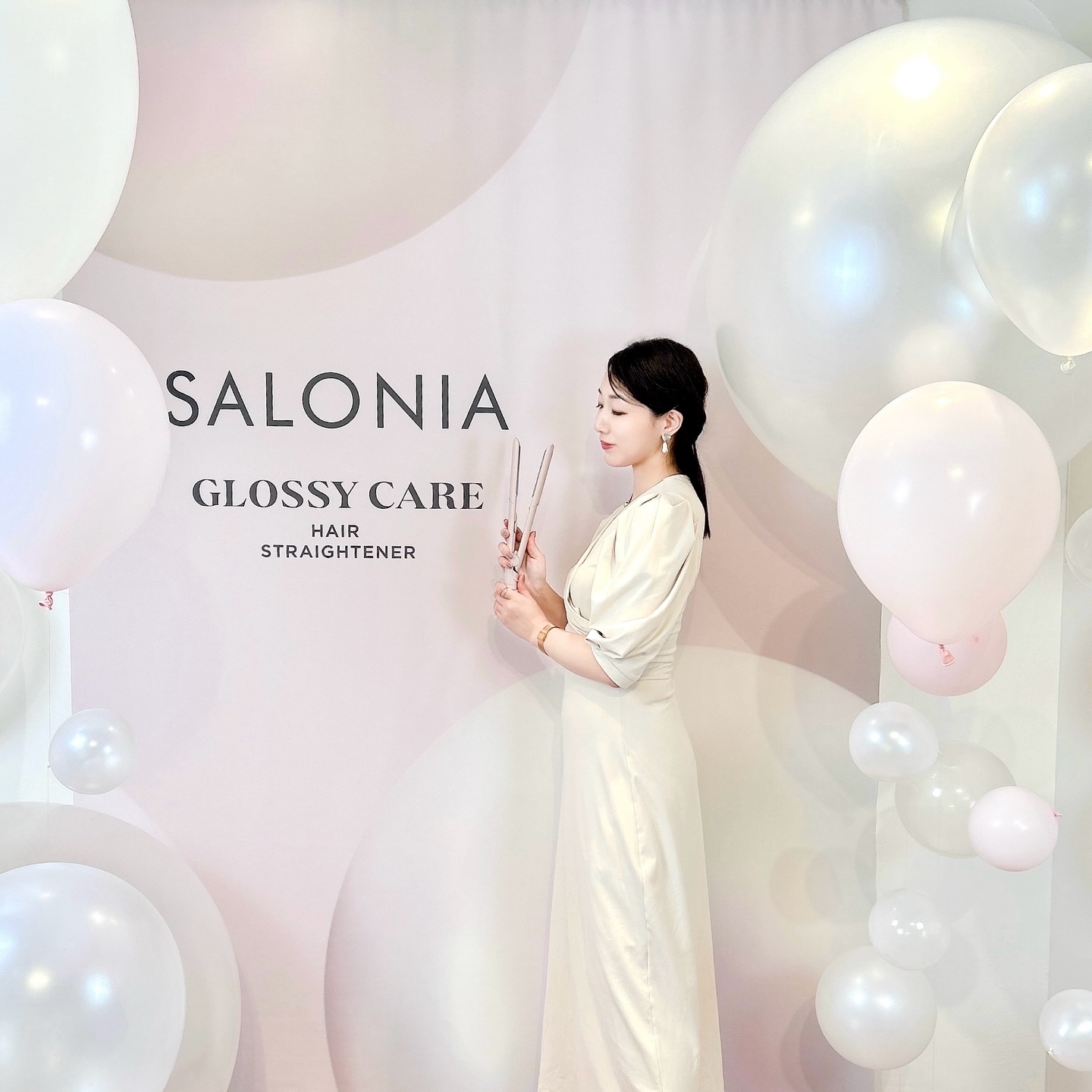 #PR #SALONIA
⁡
先日『SALONIA』様の
《新作ヘアアイロンお披露目イベント》
にご招待いただきました🥂
⁡
⁡
新作の
【グロッシーケア ストレートヘアアイロン】は
パールのような質感と
コスメのようなデザインが可愛い
