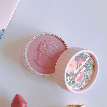 プレスト チークカラー N/レ・メルヴェイユーズ ラデュレ/パウダーチークを使ったクチコミ（2枚目）