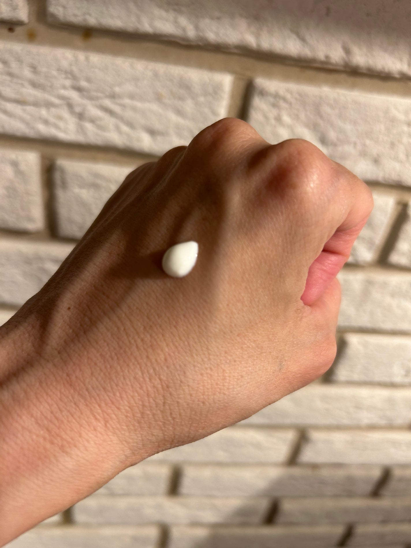 VERAMORE BRIGHTENING GLOWING SUN SERUM/VERAMORE/日焼け止めローションを使ったクチコミ(2枚目)