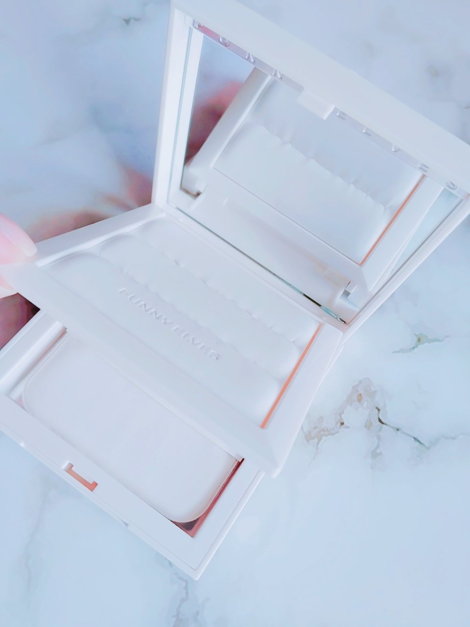 ノートレースシースルーセッティングパウダー/FUNNY ELVES方里/プレストパウダーを使ったクチコミ（2枚目）