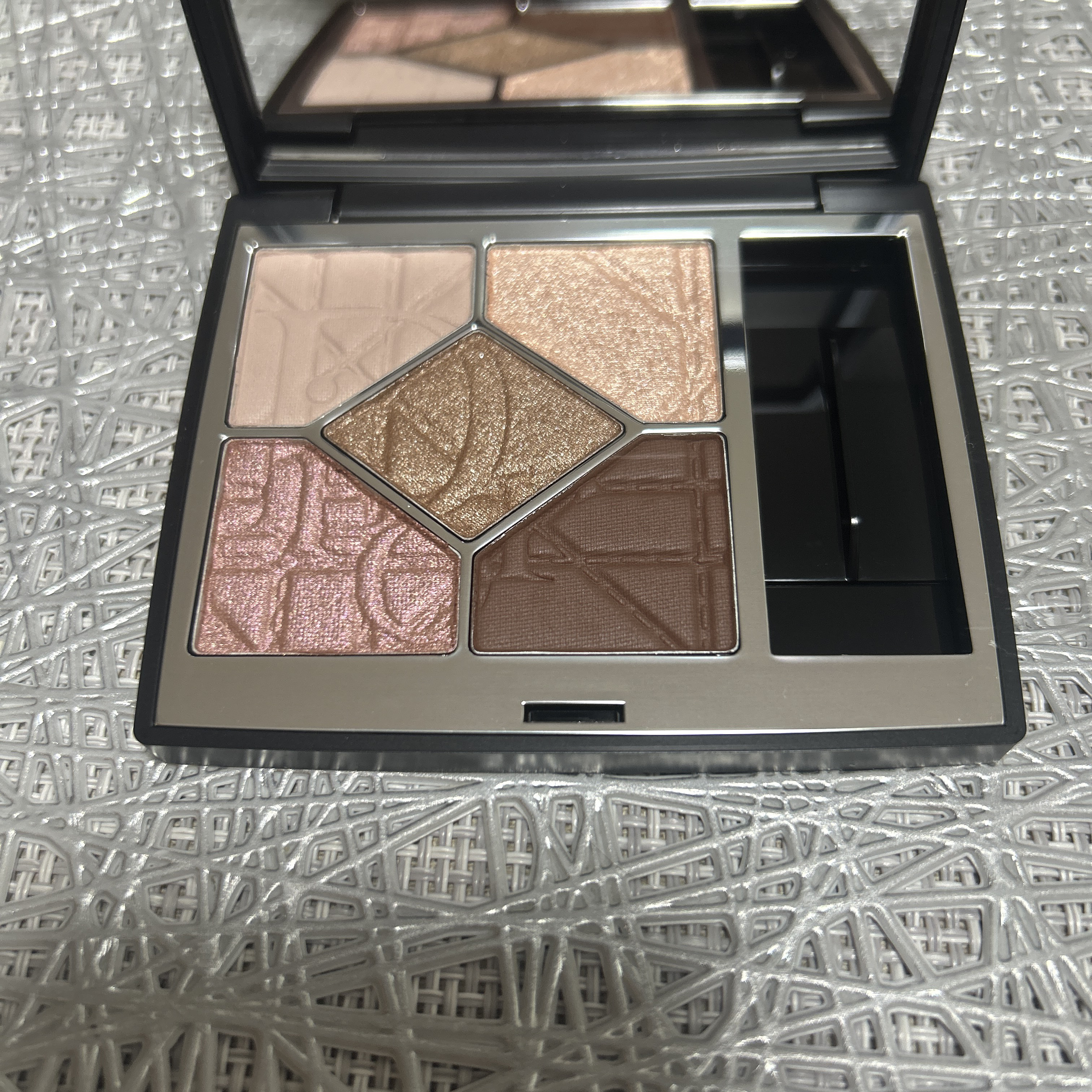 ケイト デザイニングアイブロウ3D/KATE/パウダーアイブロウを使ったクチコミ（3枚目）