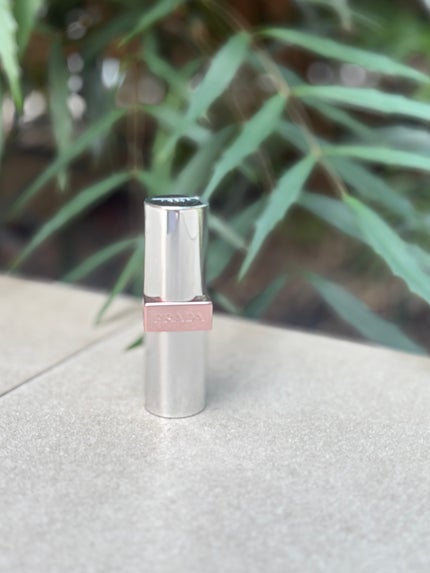 プラダ ライト グローイング リップバーム/PRADA BEAUTY/リップバームを使ったクチコミ(2枚目)