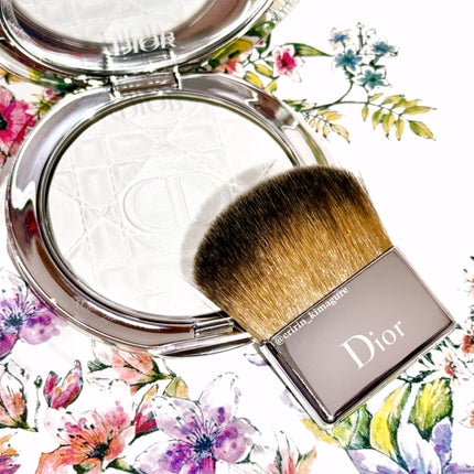 ディオールスキン フォーエヴァー ヌード ラディアント フィルター/Dior/フェイスパウダーを使ったクチコミ(4枚目)