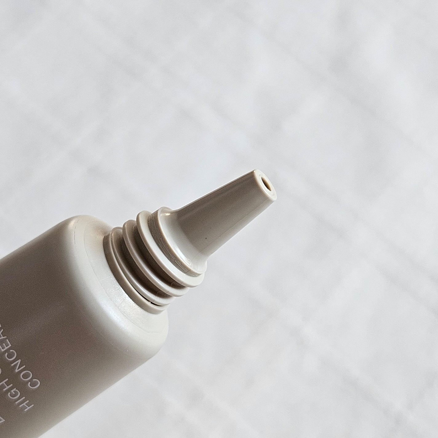 ディセンシア ハイカバーフィット コンシーラー/DECENCIA/リキッドコンシーラーを使ったクチコミ(2枚目)