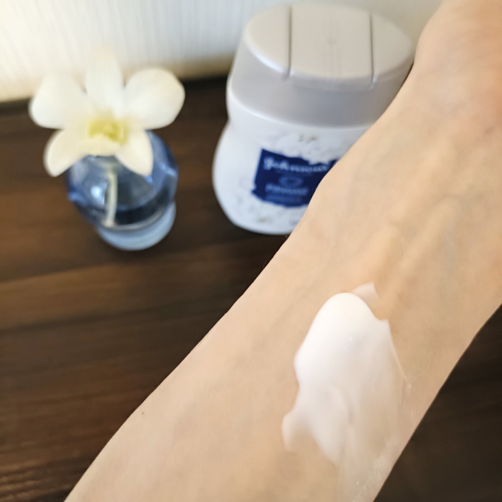 バイブラント ラディアンス　アロマミルク/ジョンソンボディケア/ボディミルクを使ったクチコミ（3枚目）