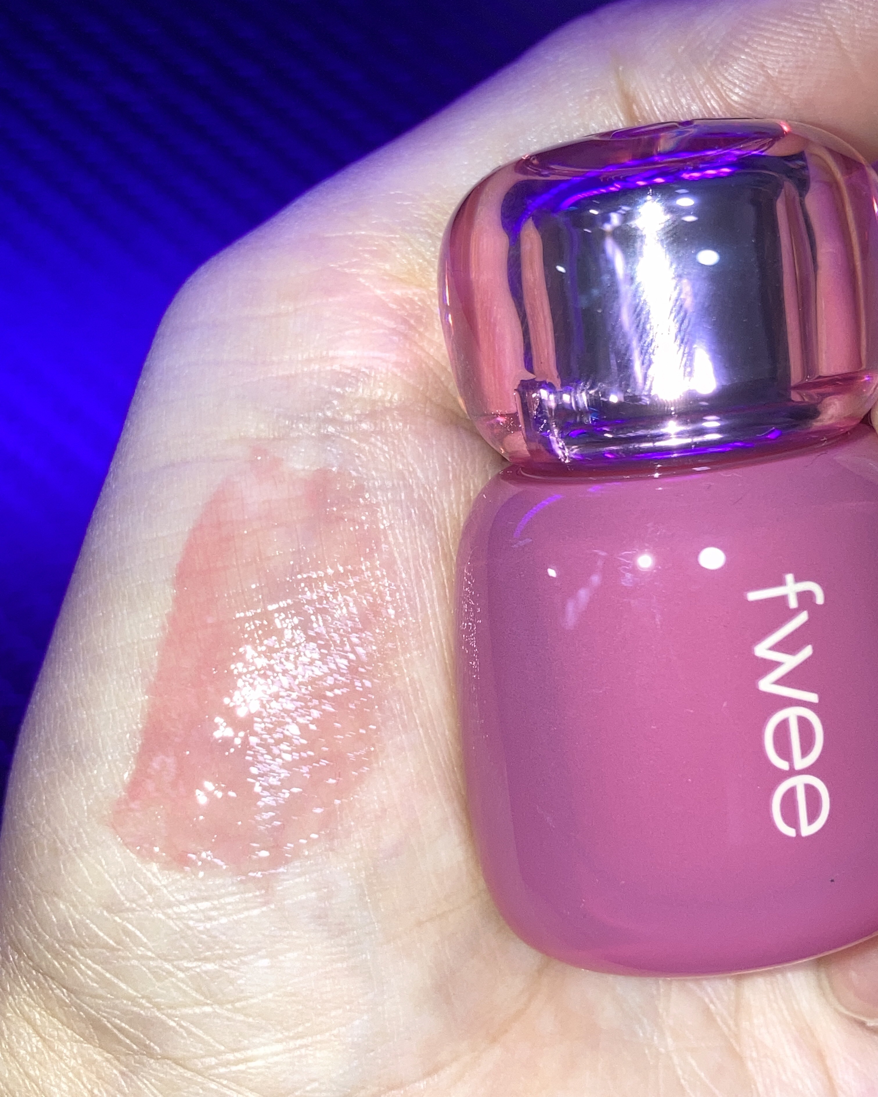 フィー 3Dボリューミングティント 02 バニラデュー/fwee/リップティントを使ったクチコミ（2枚目）