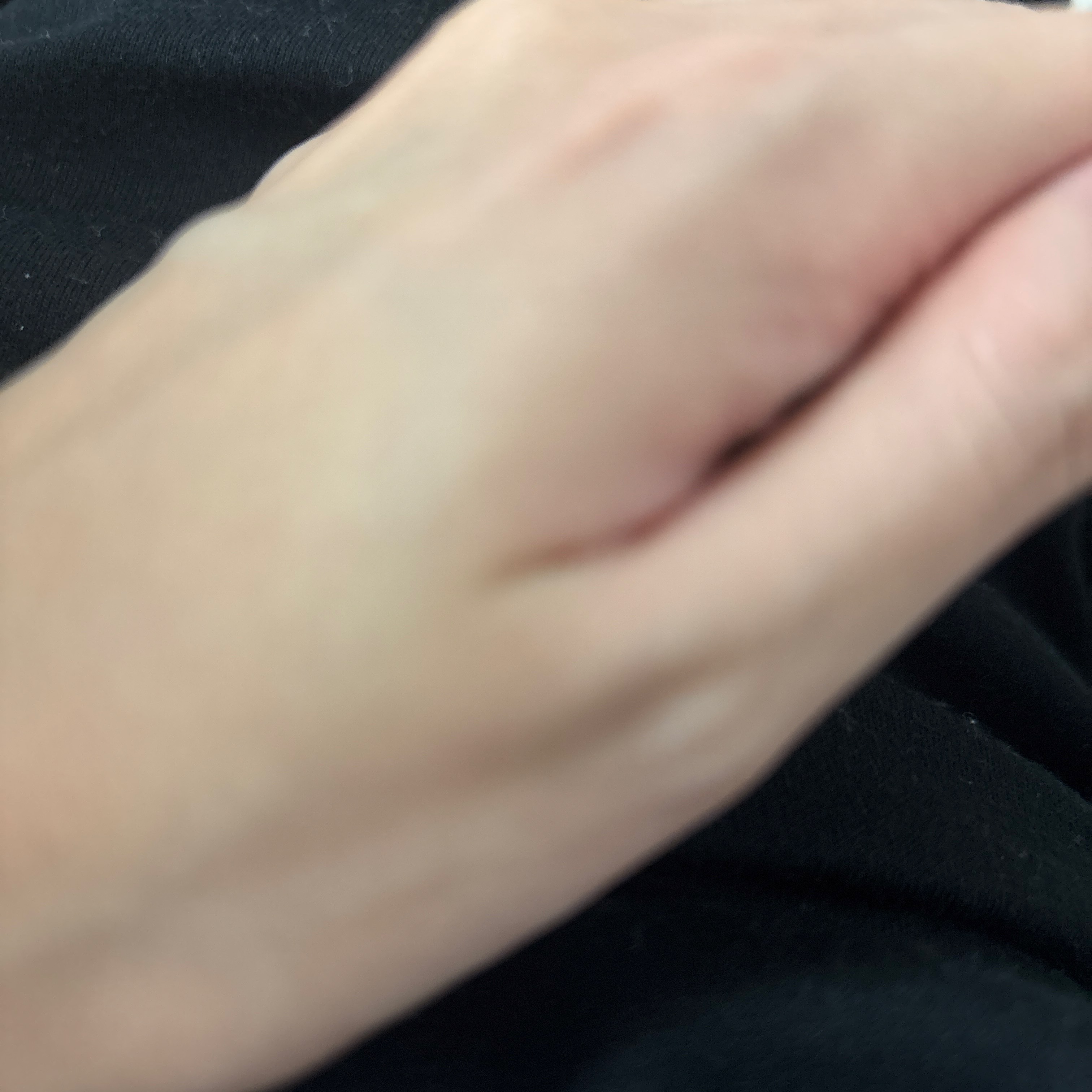 VERAMORE BRIGHTENING GLOWING SUN SERUM/VERAMORE/日焼け止めローションを使ったクチコミ（2枚目）