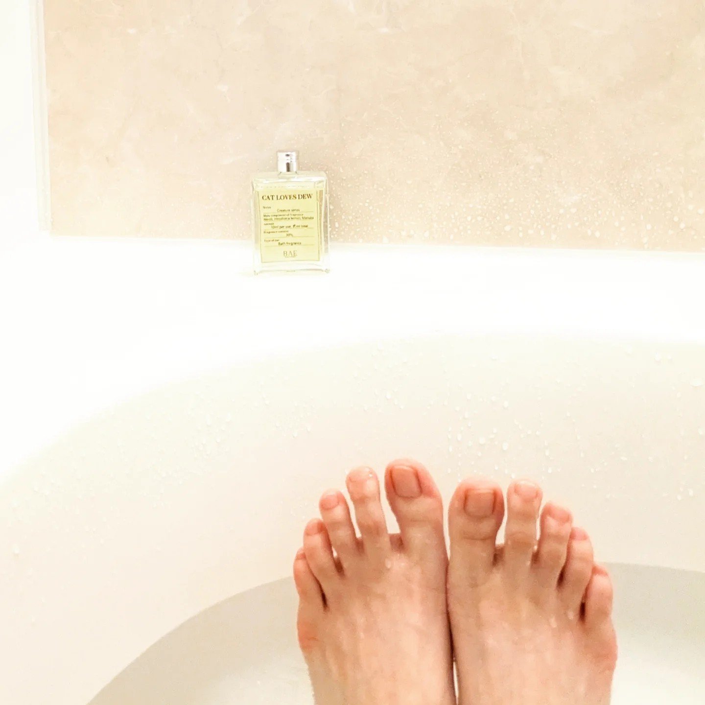 CAT LOVES DEW（朝露を舐める猫）バスフレグランス /BAE/保湿系入浴剤を使ったクチコミ（3枚目）
