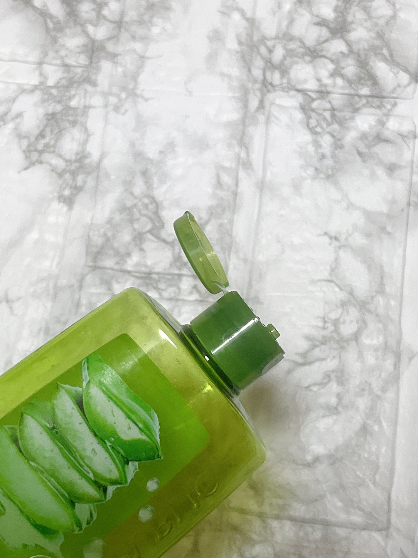 マイルド&モイスチャーアロエジェル/ネイチャーリパブリック/ボディローションを使ったクチコミ(2枚目)