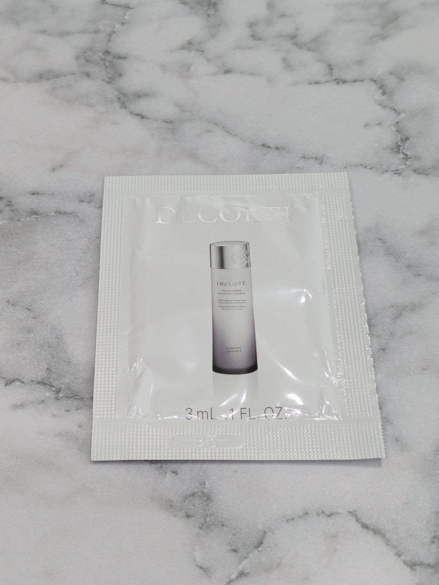 ◯DECORTÉ
ユース パワー エッセンス ローション

コスメデコルテでお買い物をした際に
サンプルをいただきました😌

肌運命の軌道修正✨
若々しさの分岐点にアプローチする
黒麹発酵パワーエッセンスローション♡

フローラル系の香り