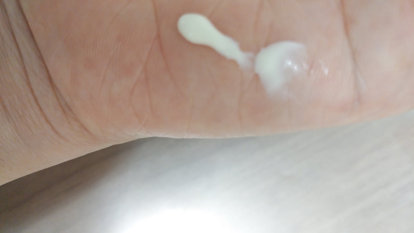 VERAMORE BRIGHTENING GLOWING SUN SERUM/VERAMORE/日焼け止めローションを使ったクチコミ(2枚目)