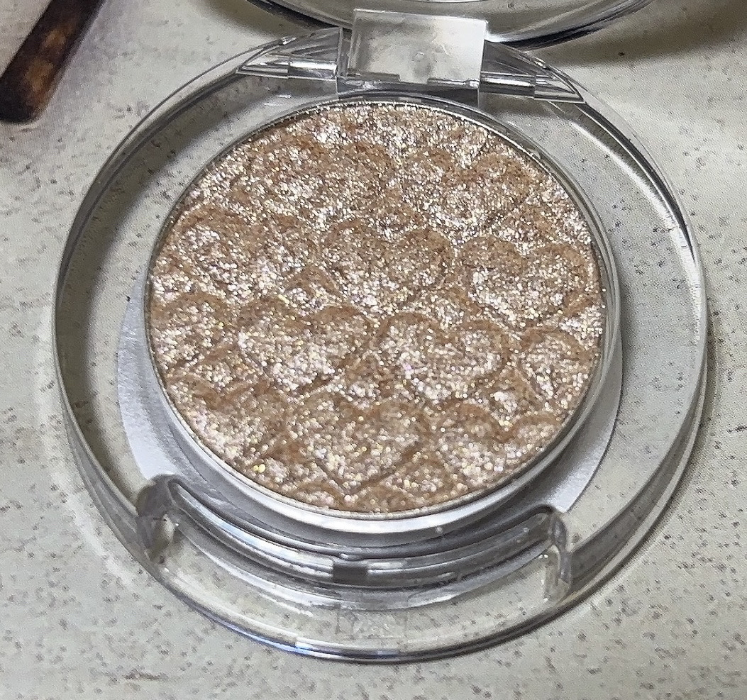 ルックアット マイアイジュエル/ETUDE/単色アイシャドウを使ったクチコミ（3枚目）