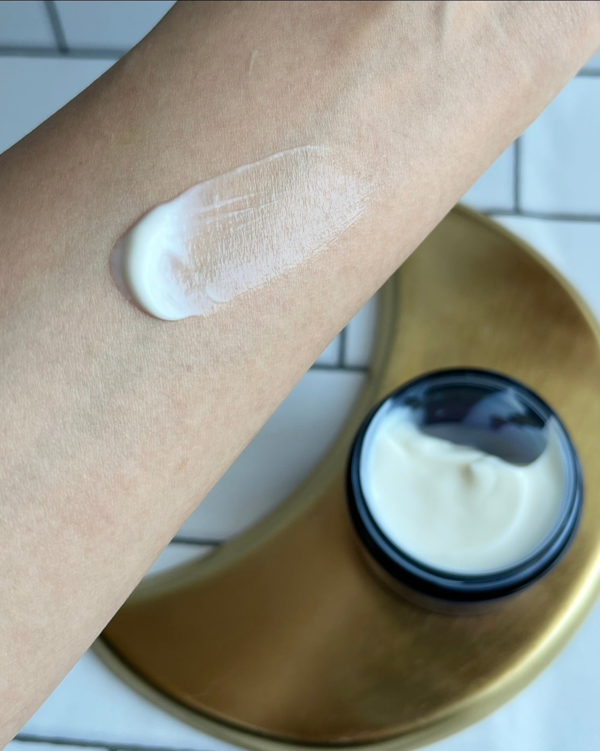 ヨル スキン オーバーナイトクリーム モイスト/YOLU/フェイスクリームを使ったクチコミ(2枚目)