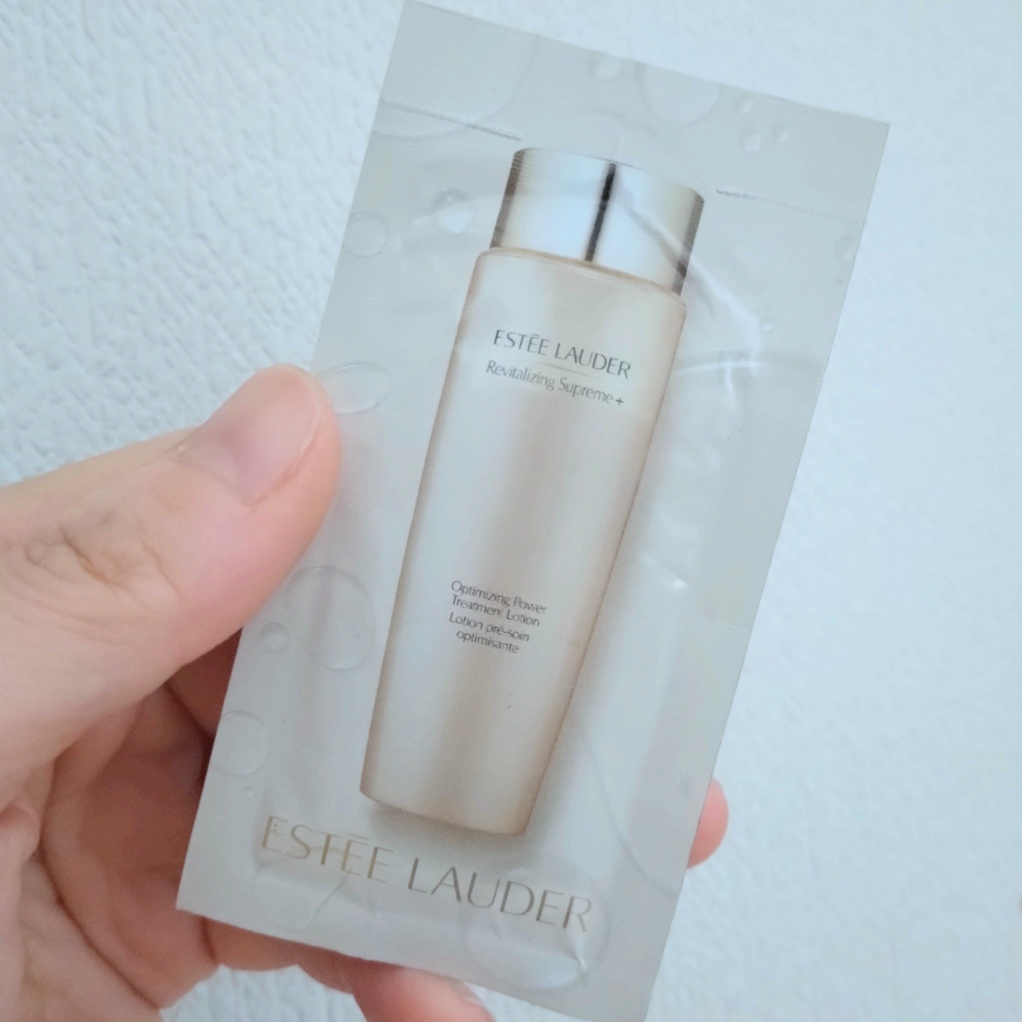 ESTEE LAUDER シュープリーム プラス トリートメント ローションのクチコミ「とろっとしたテクスチャーです！
コットン使用を推奨されています。
みずみずしくしっとりするのが.....」（1枚目）