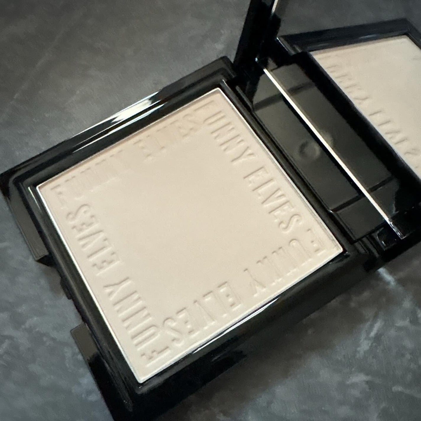 UVソフトマットプレストパウダー/FUNNY ELVES方里/プレストパウダーを使ったクチコミ(2枚目)