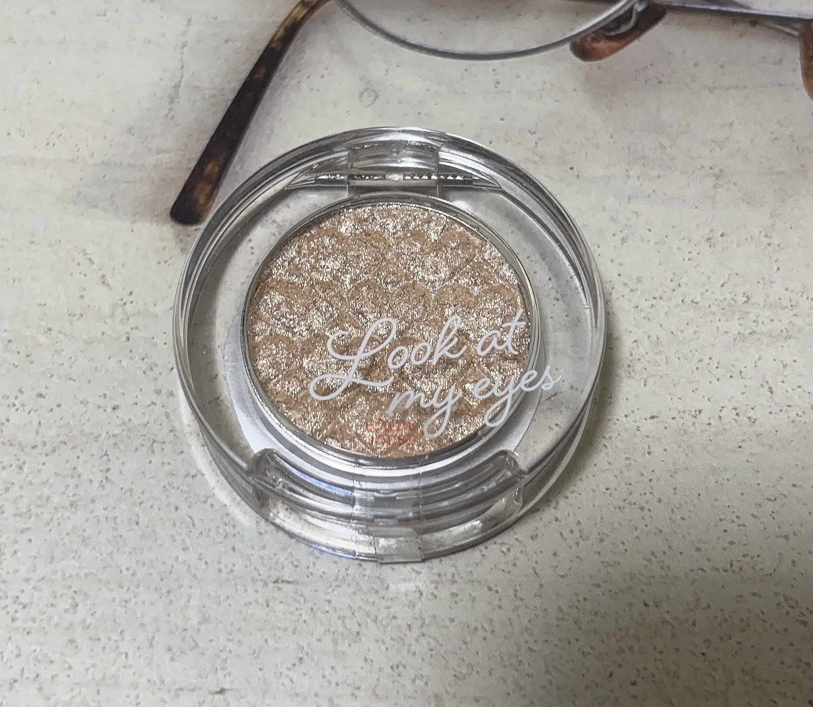 ルックアット マイアイジュエル/ETUDE/単色アイシャドウを使ったクチコミ（2枚目）