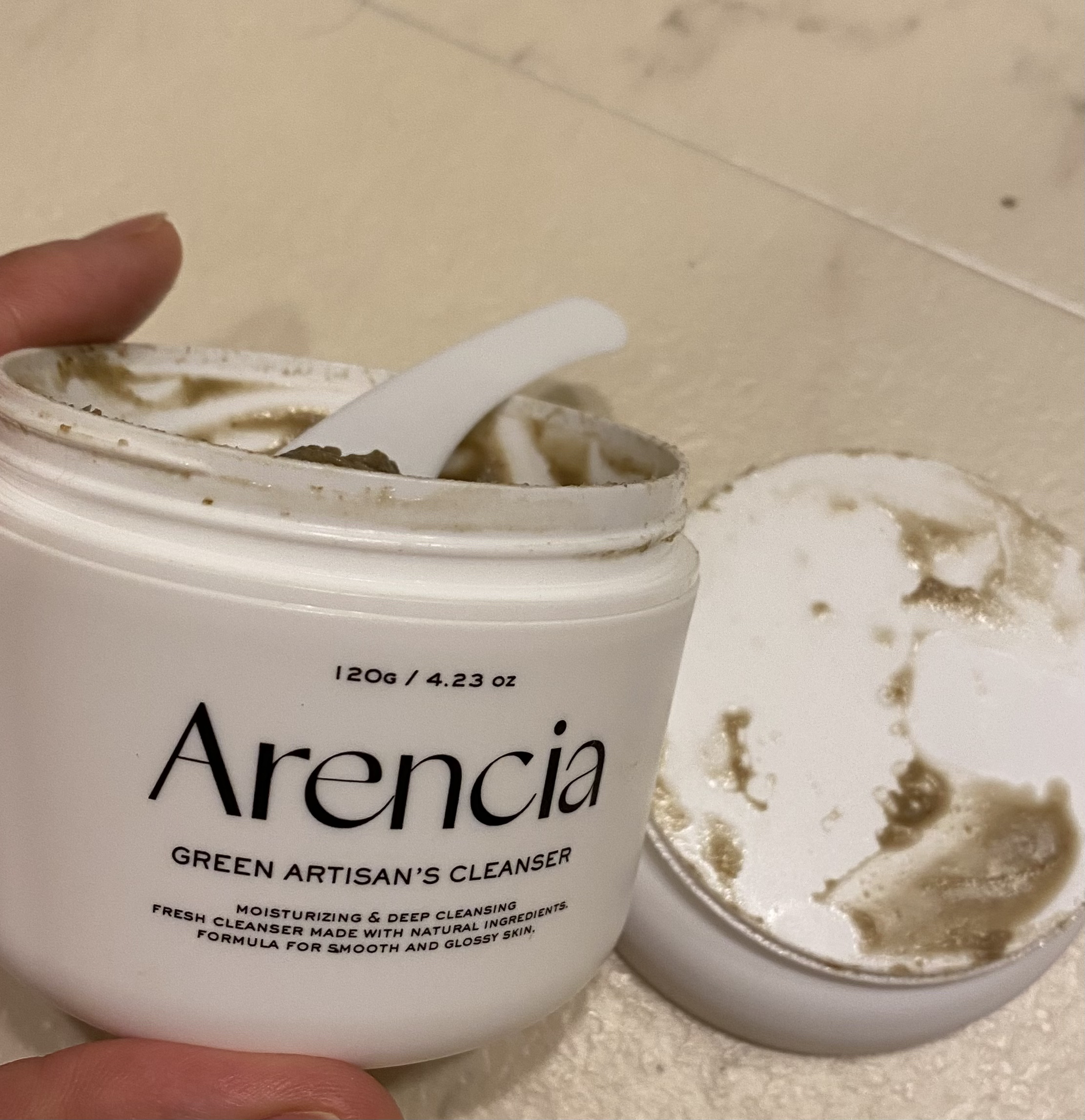 ⭐️アレンシア　アレンシアプレミアムもちソープ「グリーン」

カレンドュラ、ローズヒップに続いて３つ目のアレンシアのもちソープです。グリーンが1番人気みたいで、納得です。

スクラブ入りですが、それほど刺激を感じる程ではありません。全顔にパ