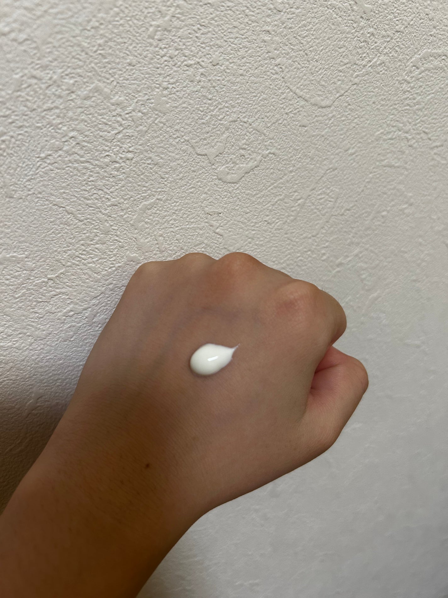 VERAMORE BRIGHTENING GLOWING SUN SERUM/VERAMORE/日焼け止めローションを使ったクチコミ(3枚目)